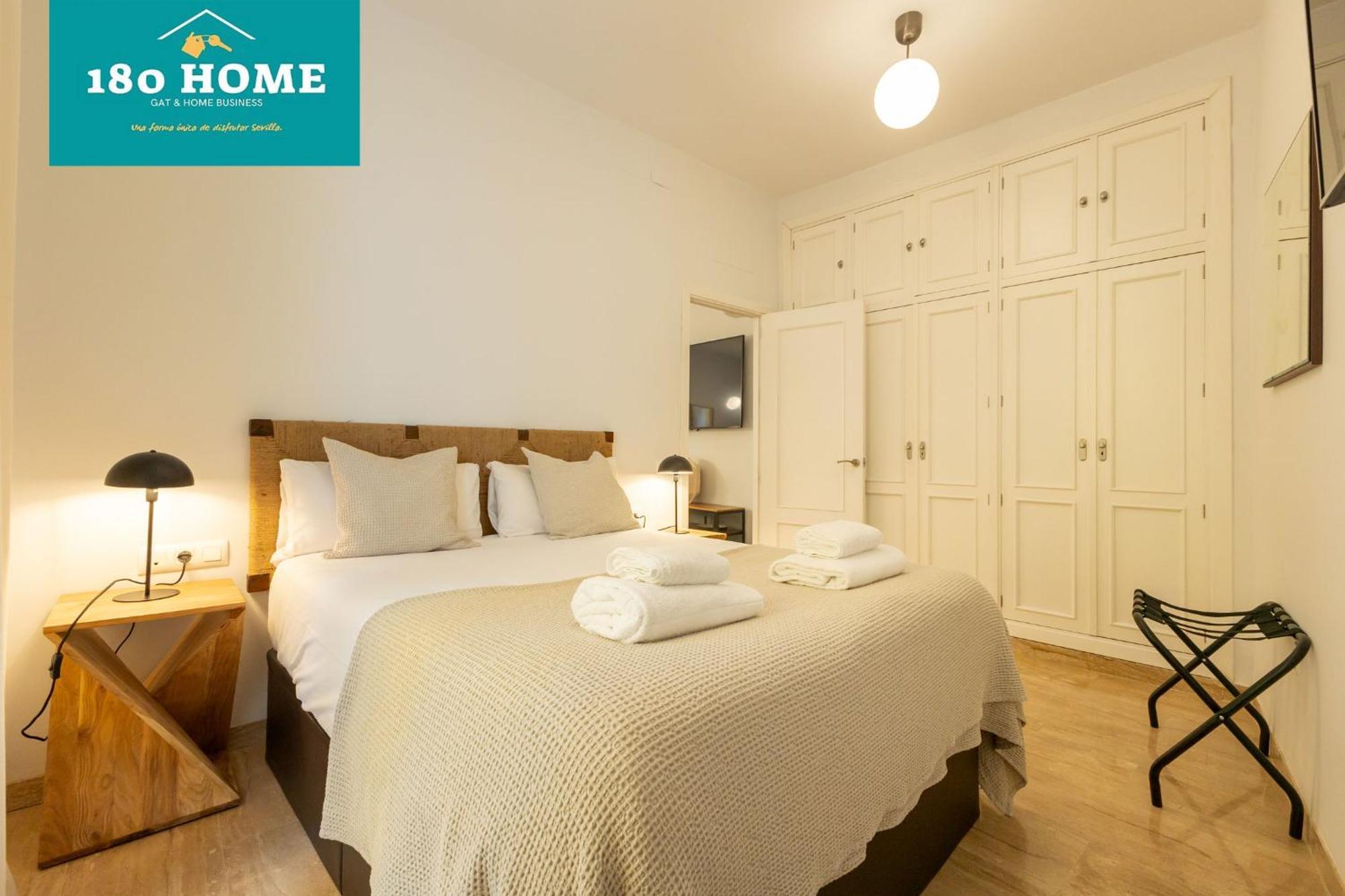 180 Home Goyeneta Luxury Севилья Экстерьер фото