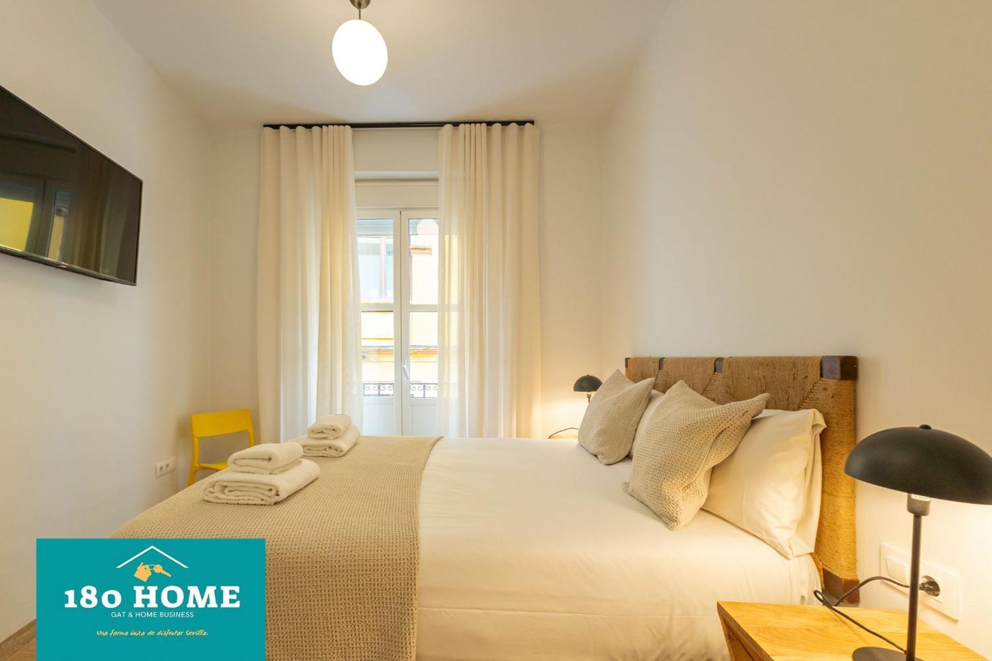 180 Home Goyeneta Luxury Севилья Экстерьер фото