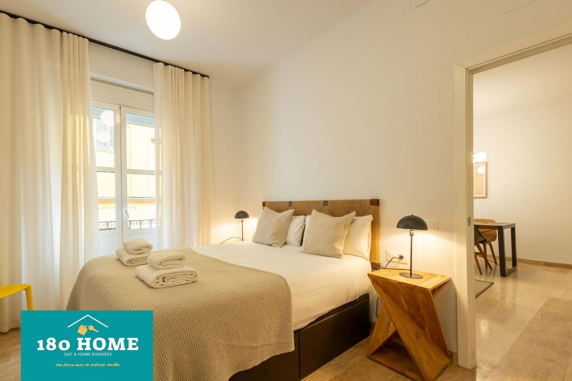 180 Home Goyeneta Luxury Севилья Экстерьер фото