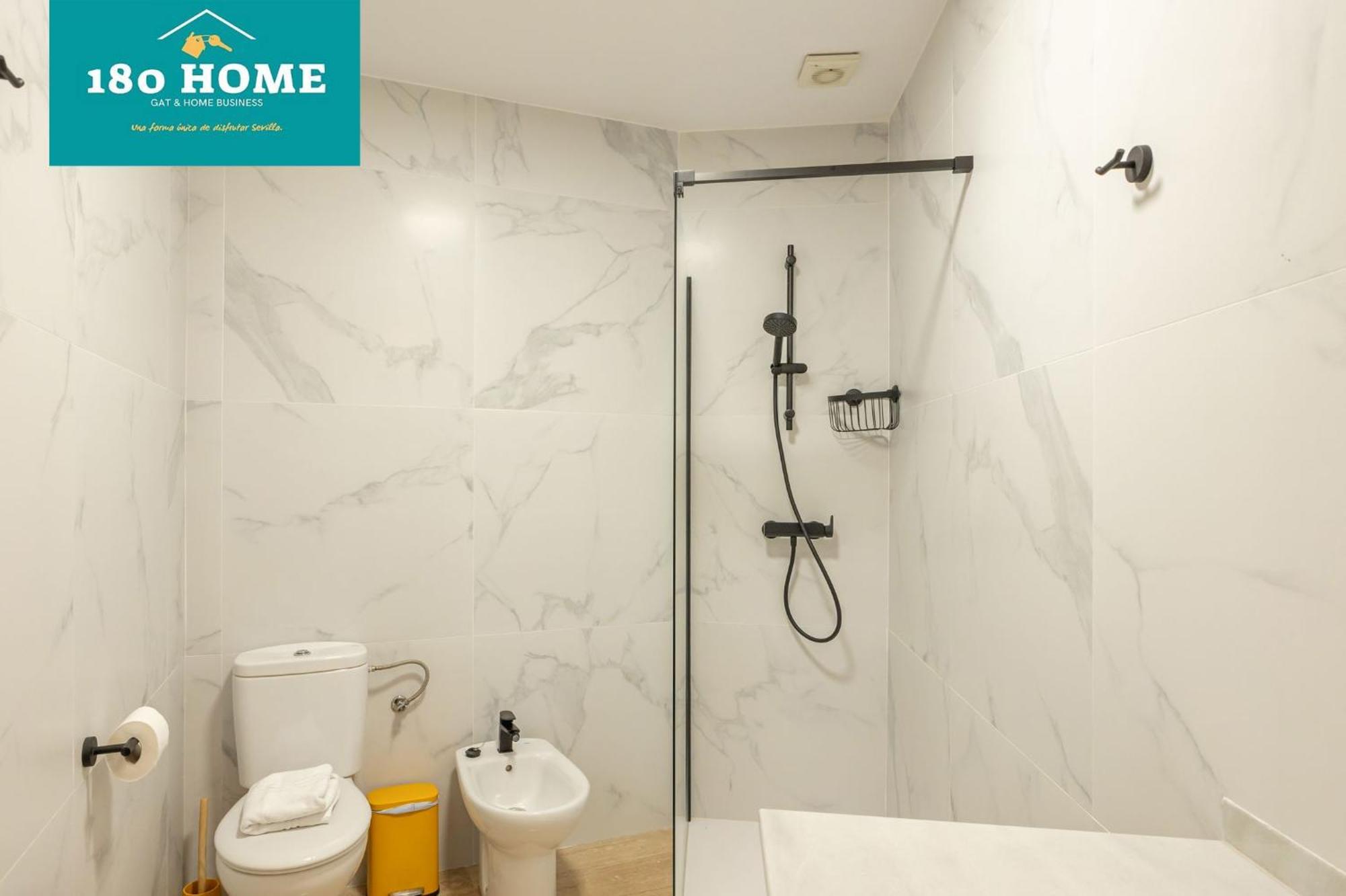 180 Home Goyeneta Luxury Севилья Экстерьер фото