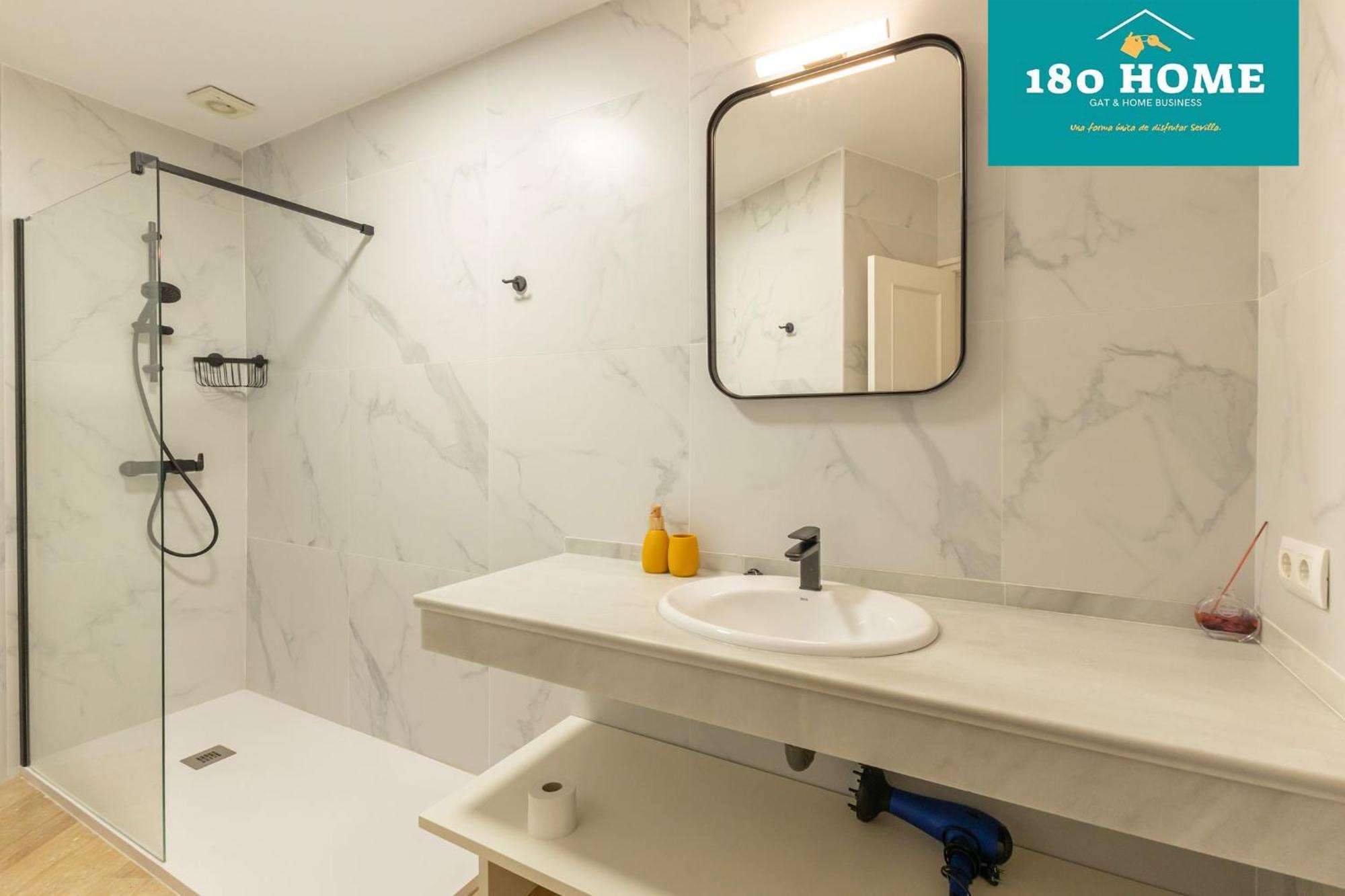180 Home Goyeneta Luxury Севилья Экстерьер фото