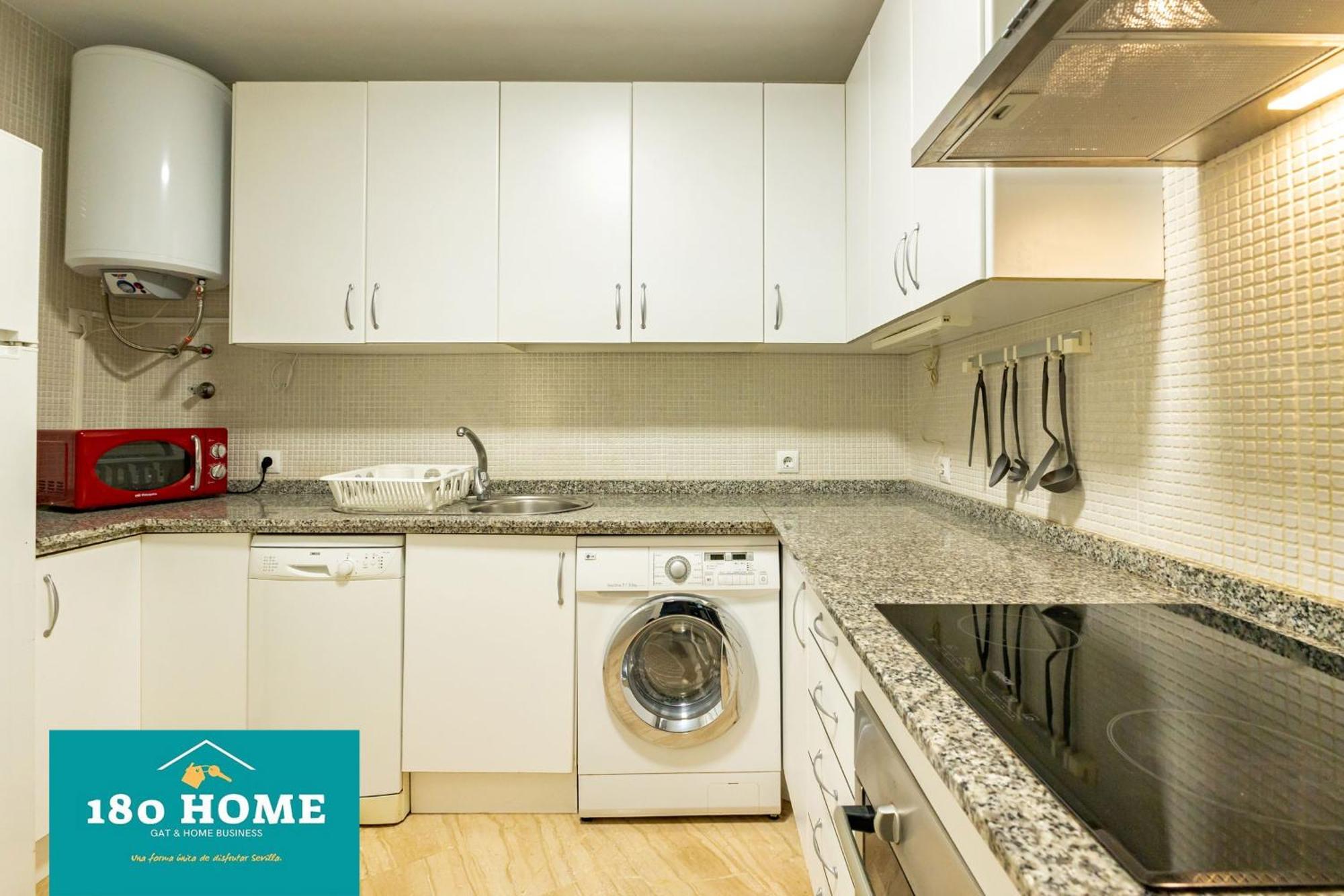 180 Home Goyeneta Luxury Севилья Экстерьер фото