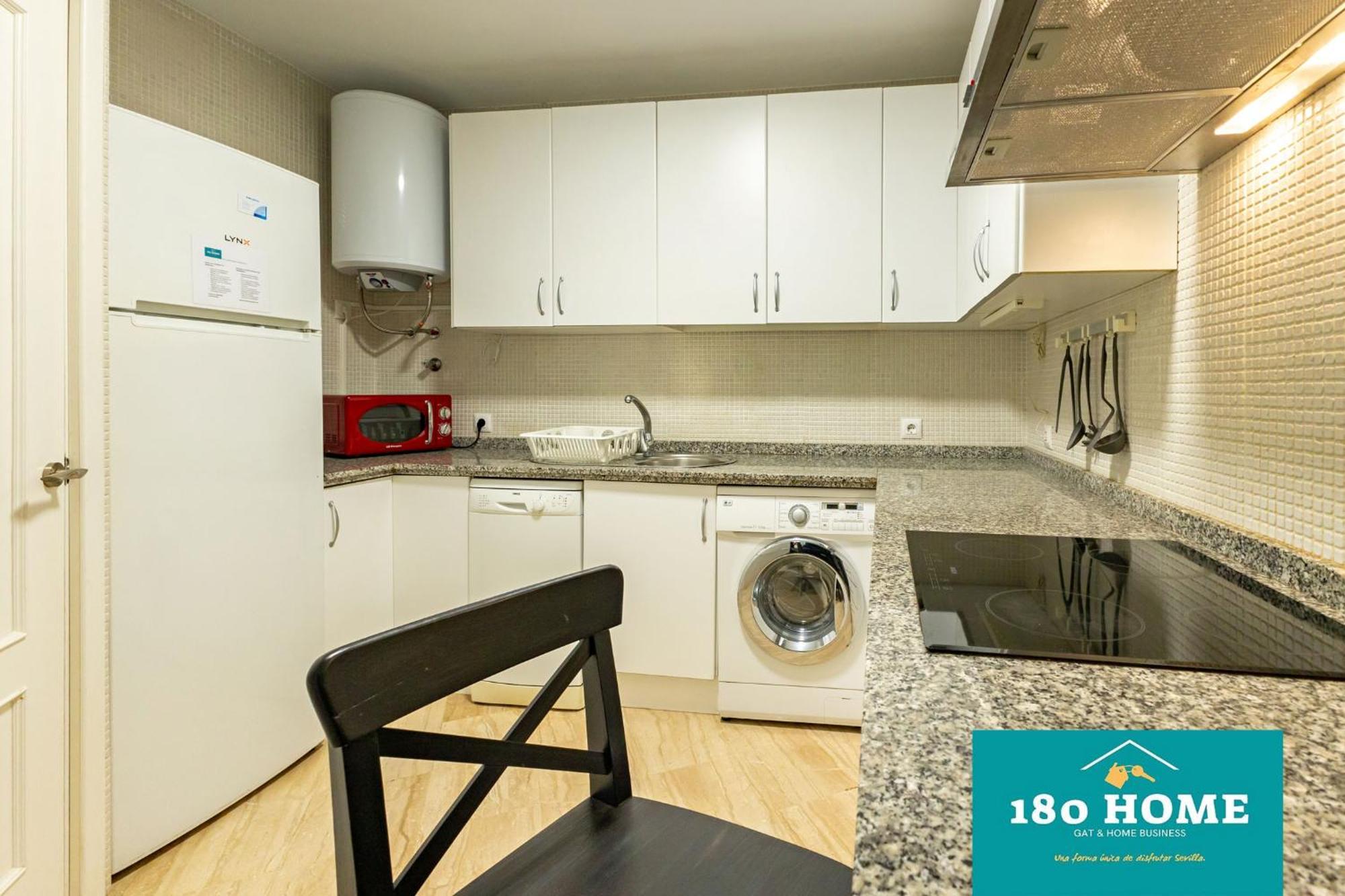 180 Home Goyeneta Luxury Севилья Экстерьер фото